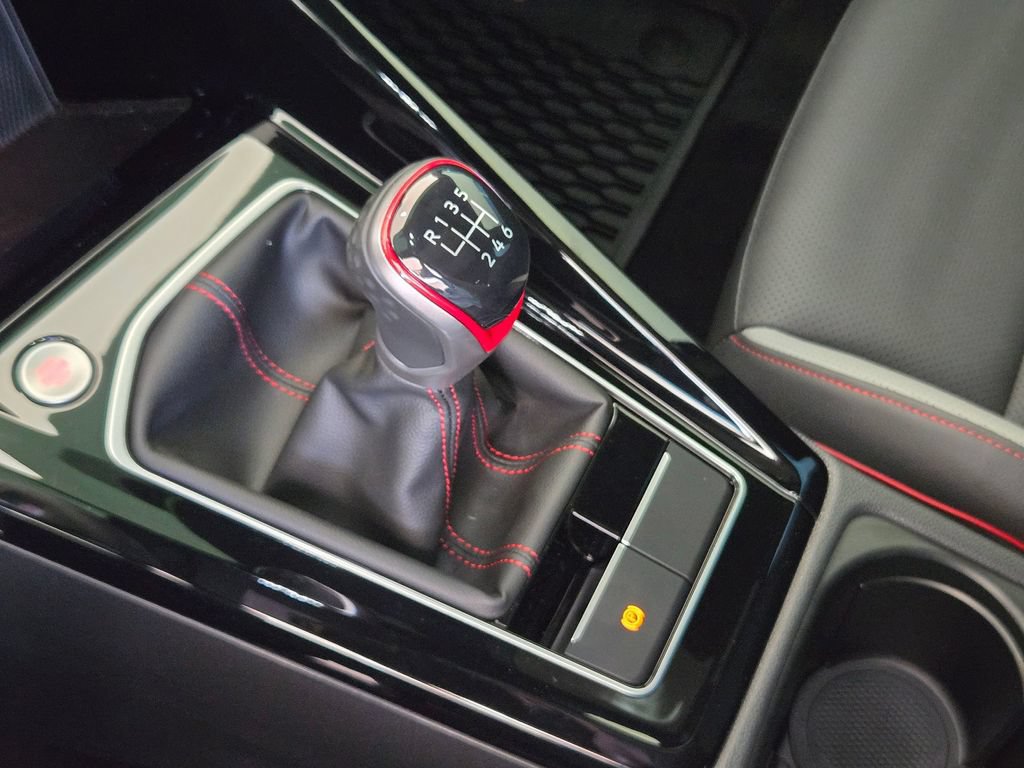 Used 2024 Volkswagen GTI SE FWD image 20