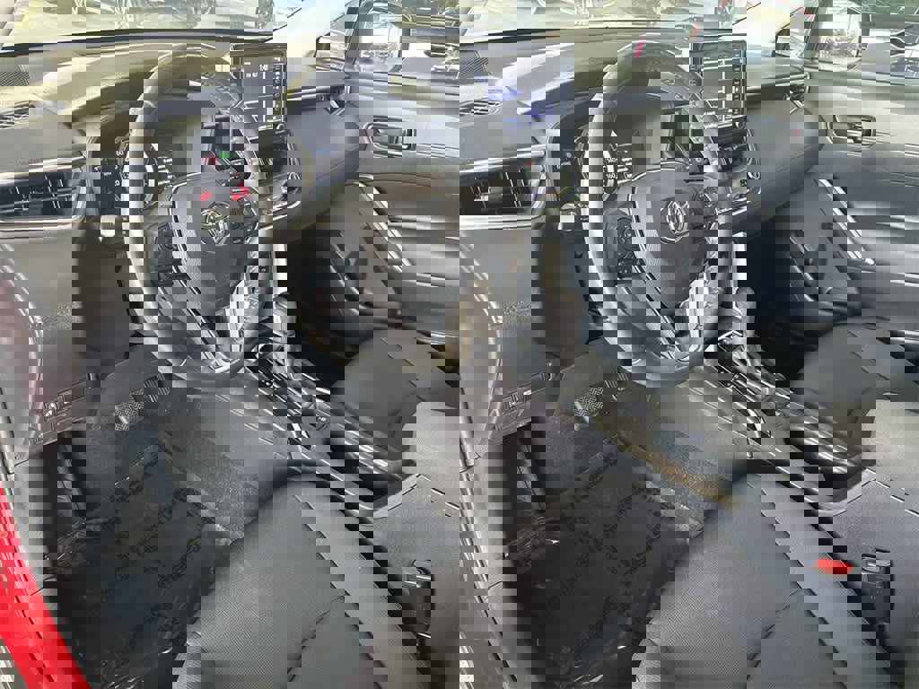 Used 2022 Toyota Corolla Cross LE image 14