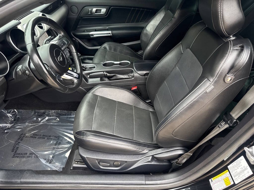 Used 2020 Ford Mustang Premium RWD image 9
