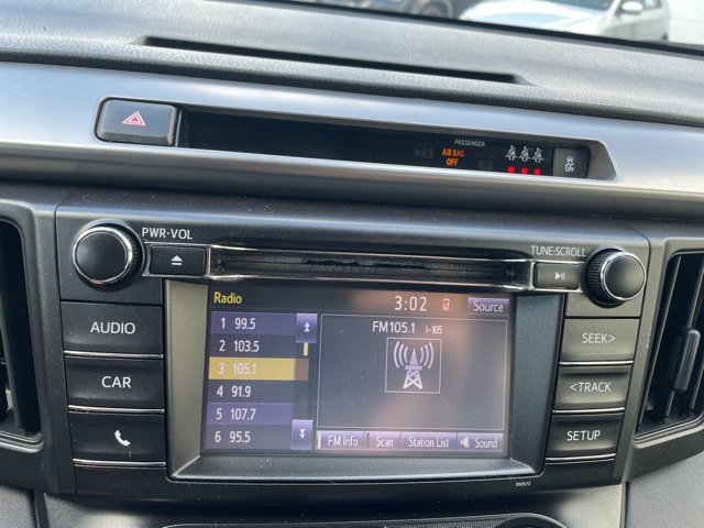 Used 2018 Toyota RAV4 LE image 16