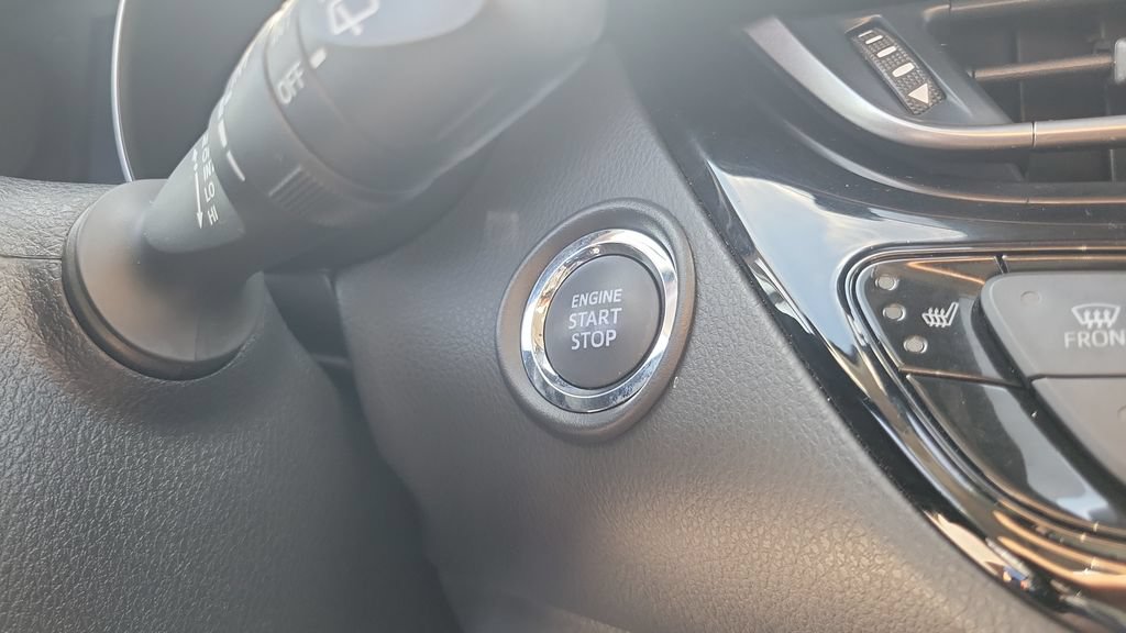 Used 2022 Toyota C-HR Limited FWD image 20