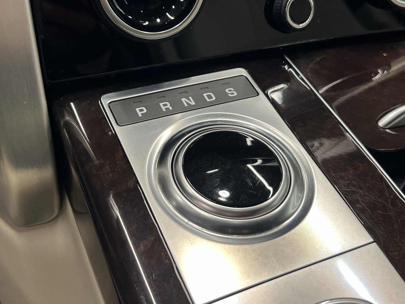 Used 2019 Land Rover Range Rover HSE image 18