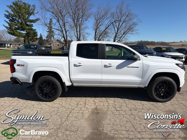 Used 2025 Chevrolet Colorado Z71 w/ Technology Package AWD/4WD image 3
