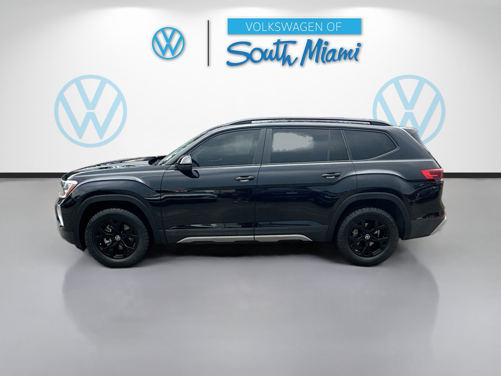 Certified 2026 Volkswagen Atlas Peak Edition AWD/4WD image 4