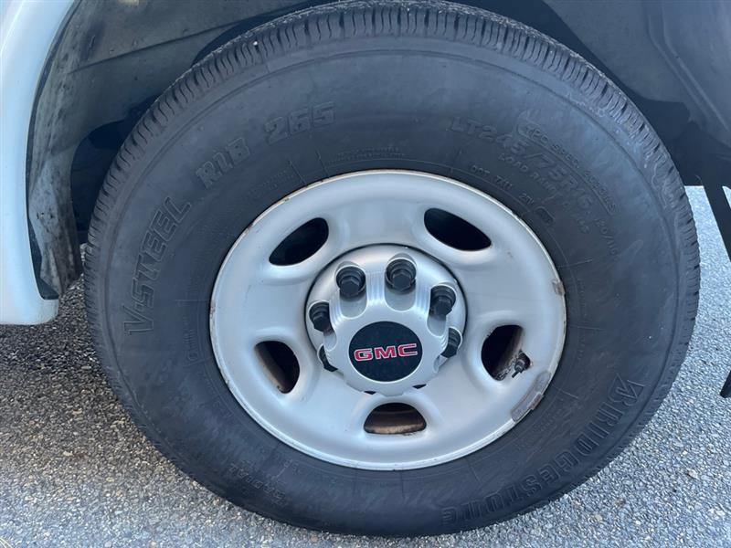 Used 2017 GMC Savana 2500 image 9