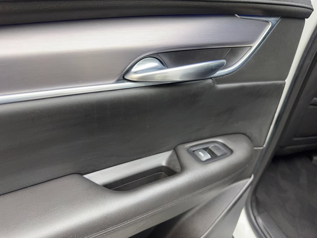Used 2019 Cadillac XT5 Premium Luxury FWD image 39