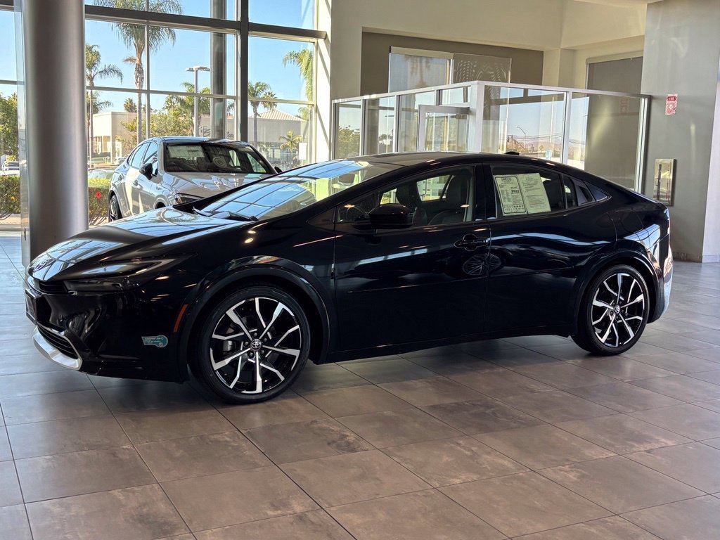 Used 2024 Toyota Prius Prime FWD image 9