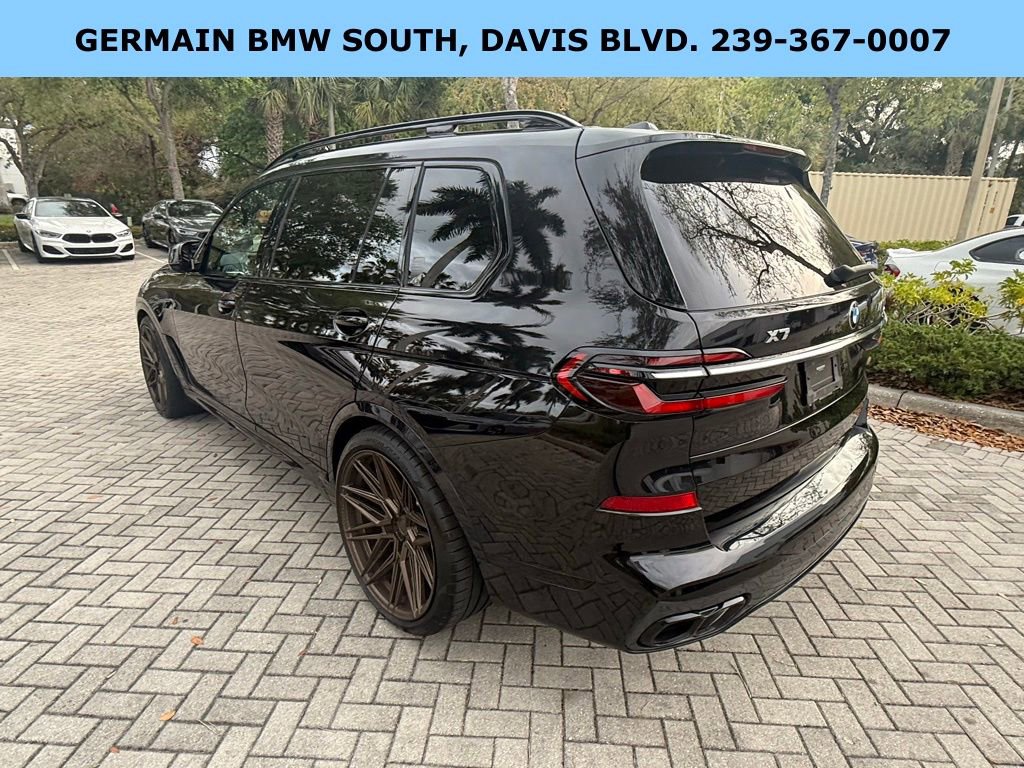 Used 2023 BMW X7 M60i image 6