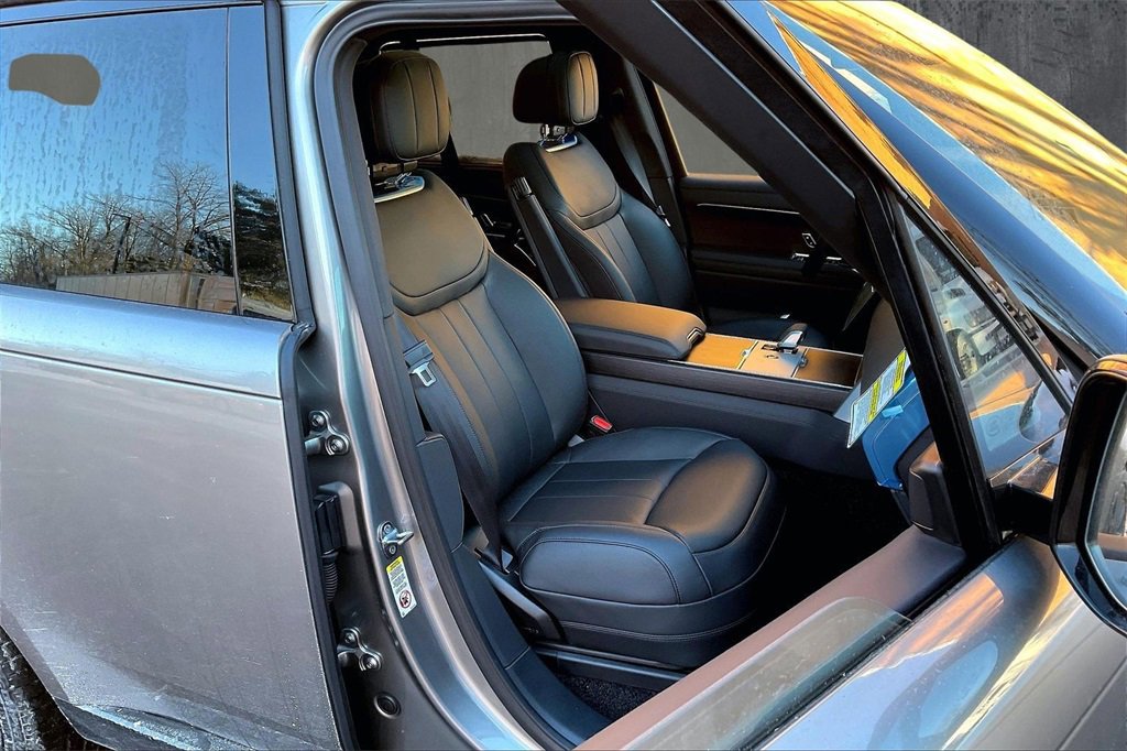 New 2026 Land Rover Range Rover SE image 11