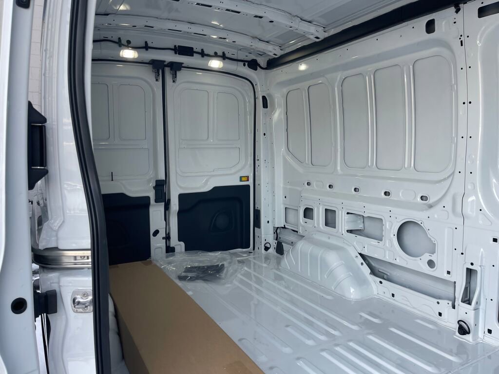 New 2025 Ford Transit 250 148 Medium Roof image 14