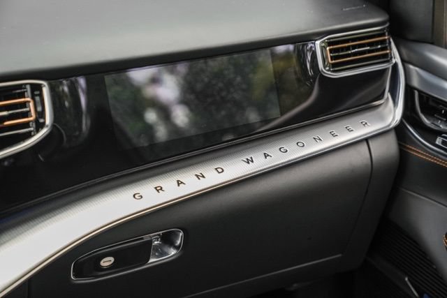 Used 2023 Jeep Grand Wagoneer Series III AWD/4WD image 43