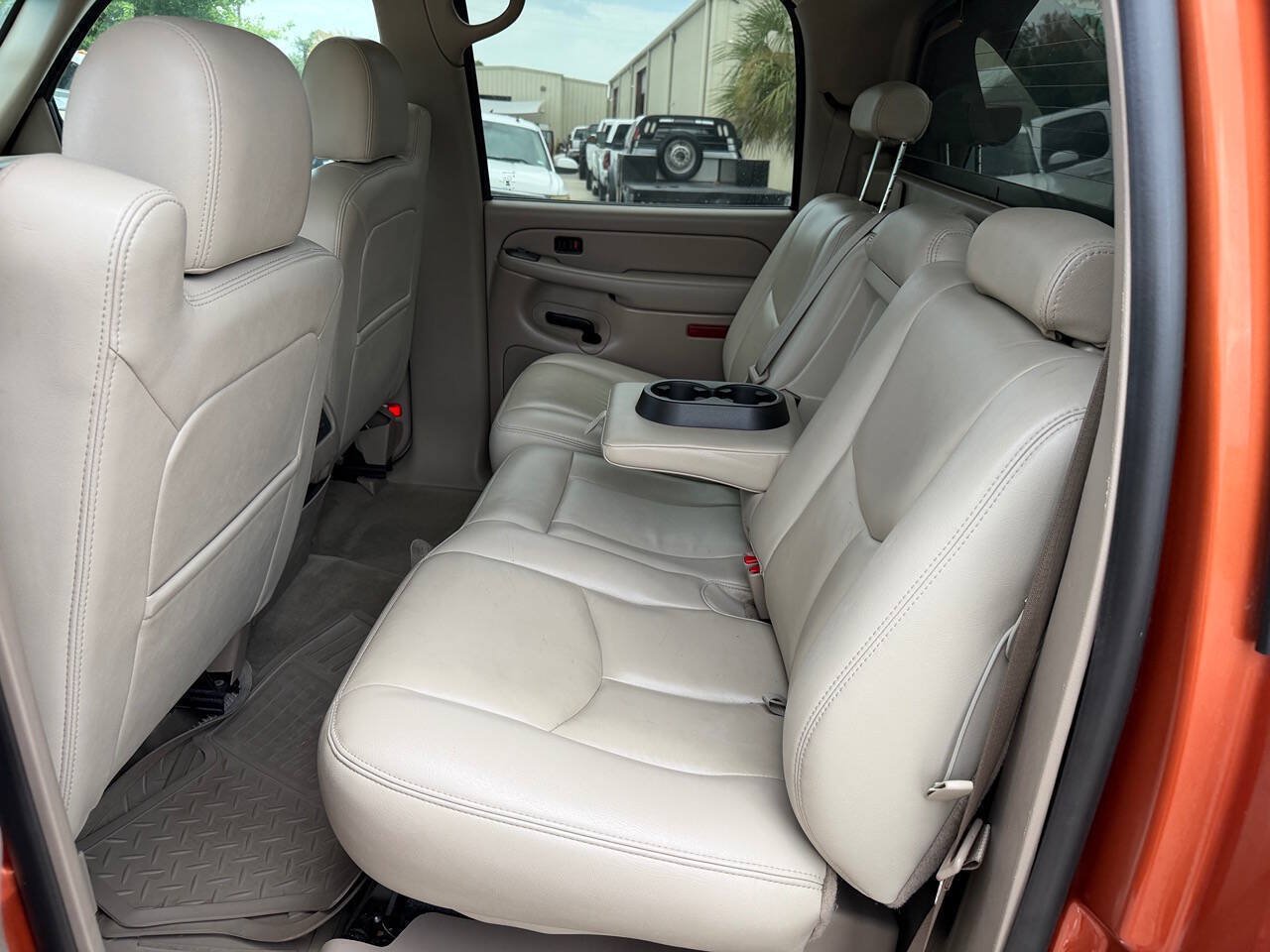Used 2005 Chevrolet Avalanche 2500 w/ Preferred Equipment Group AWD/4WD image 21