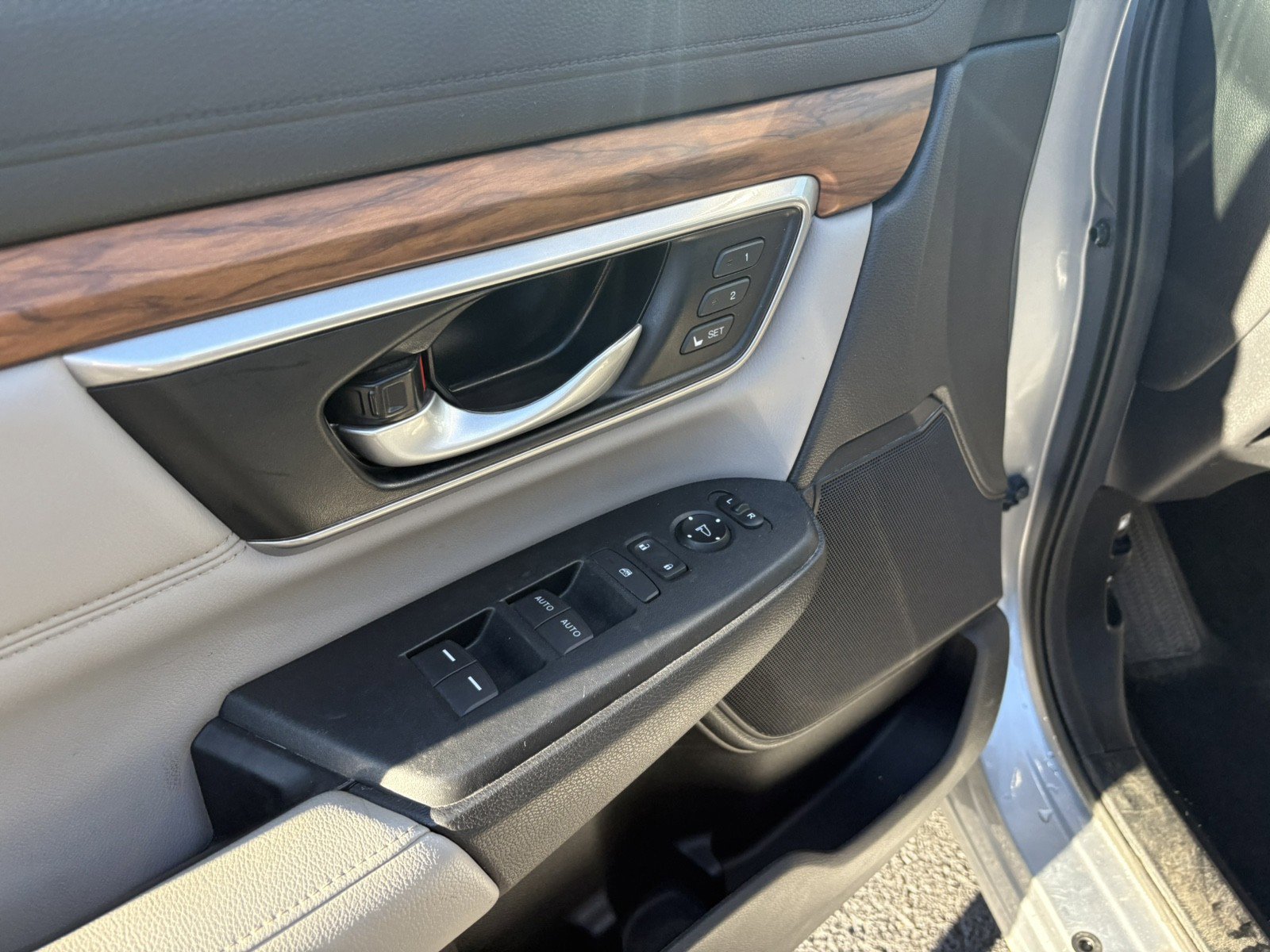 Used 2020 Honda CR-V EX-L image 8