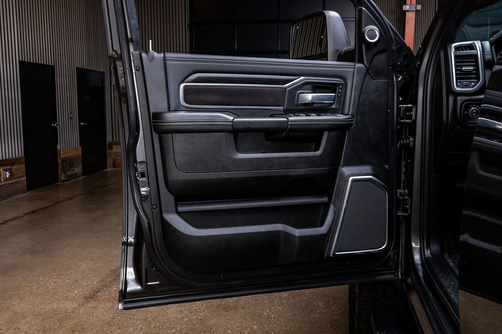 Used 2024 RAM 2500 Laramie w/ Night Edition AWD/4WD image 35