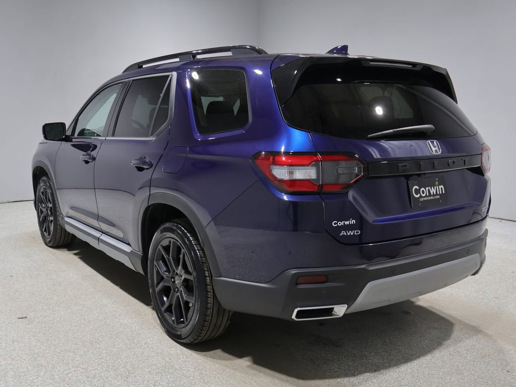 Used 2025 Honda Pilot Touring image 5