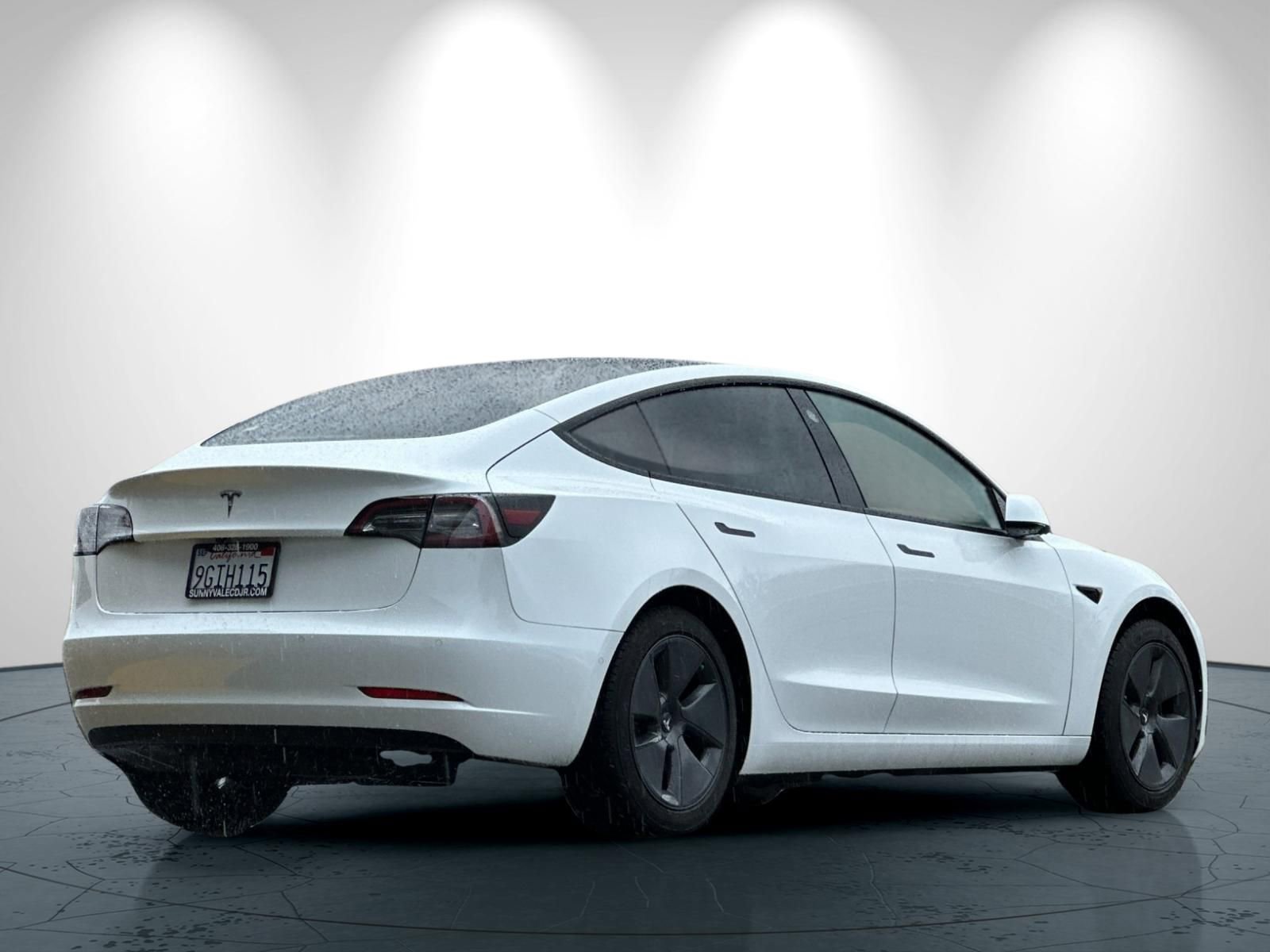 Used 2021 Tesla Model 3 Standard Range Plus image 4