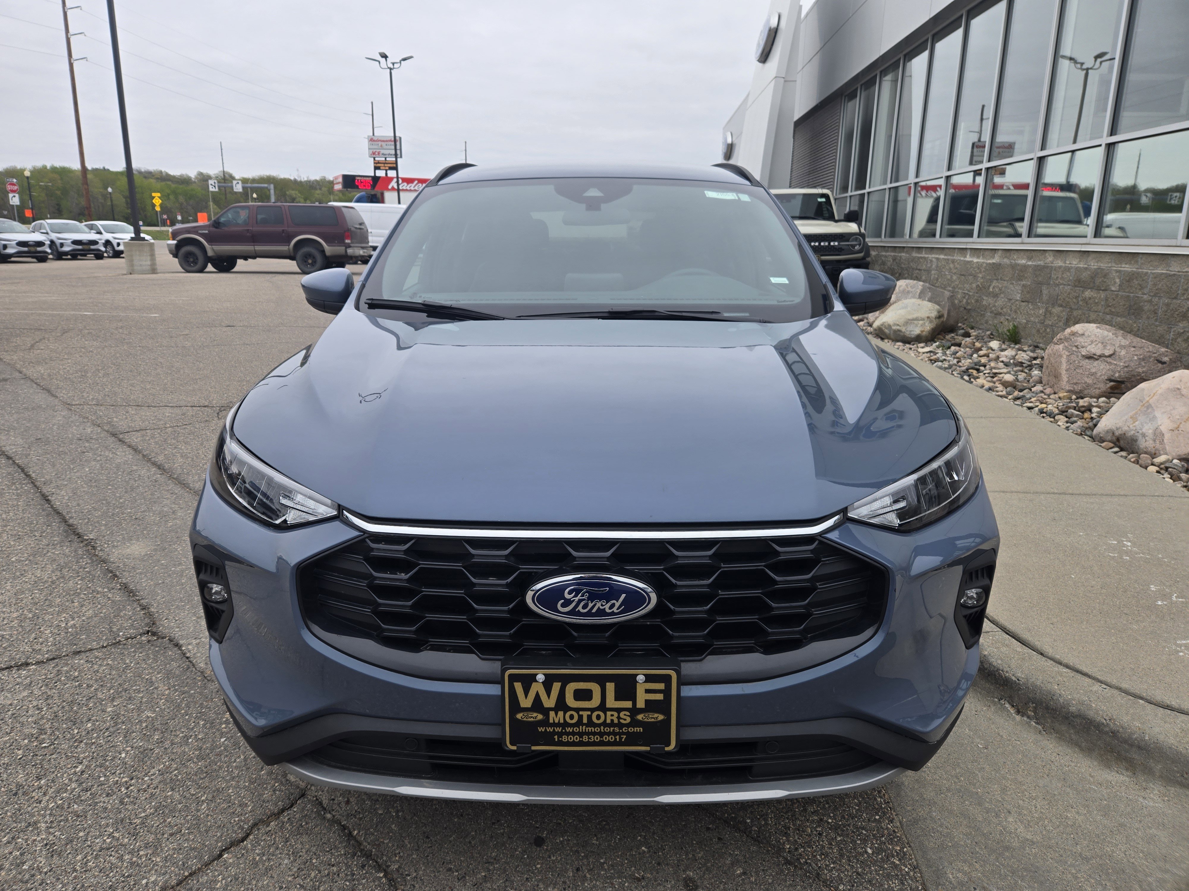 Certified 2025 Ford Escape ST-Line Select AWD/4WD image 4