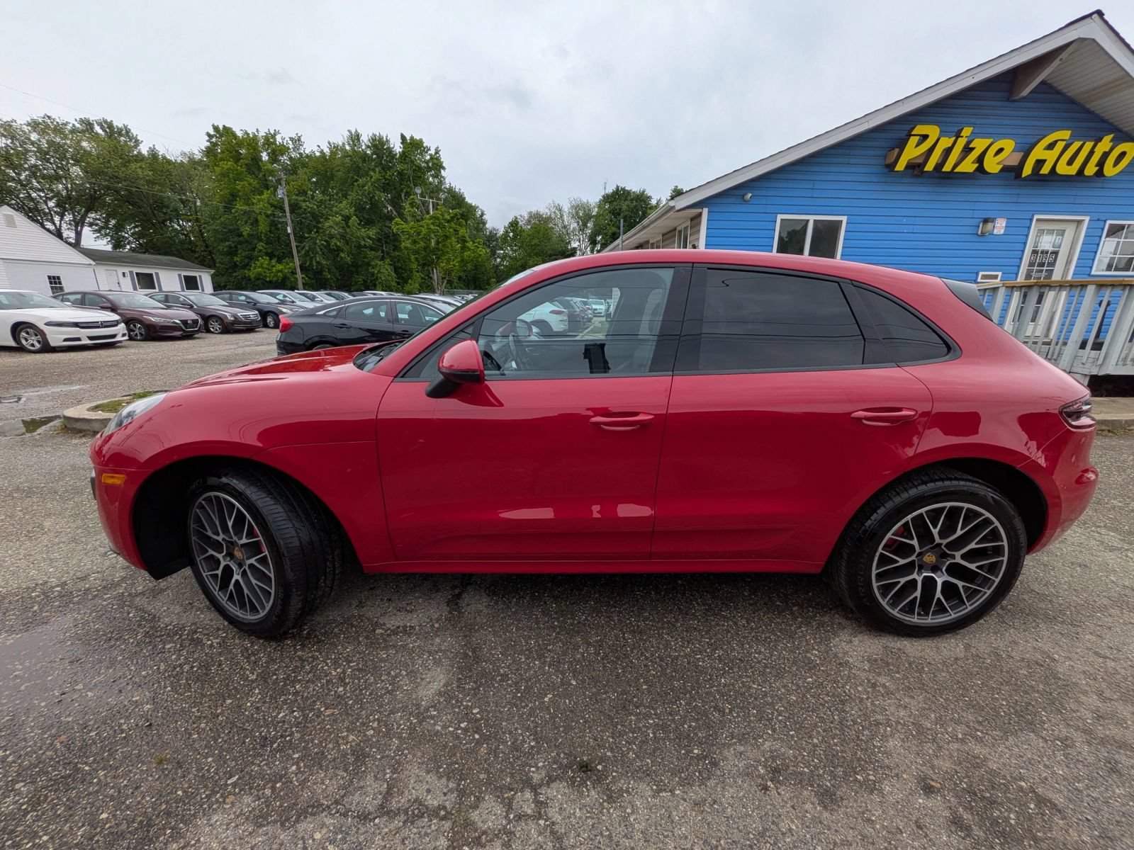 Used 2017 Porsche Macan Turbo AWD/4WD image 3