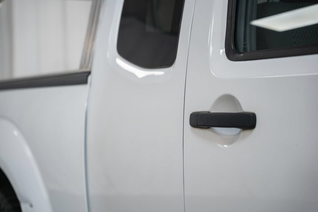 Used 2021 Nissan Frontier SV RWD image 12