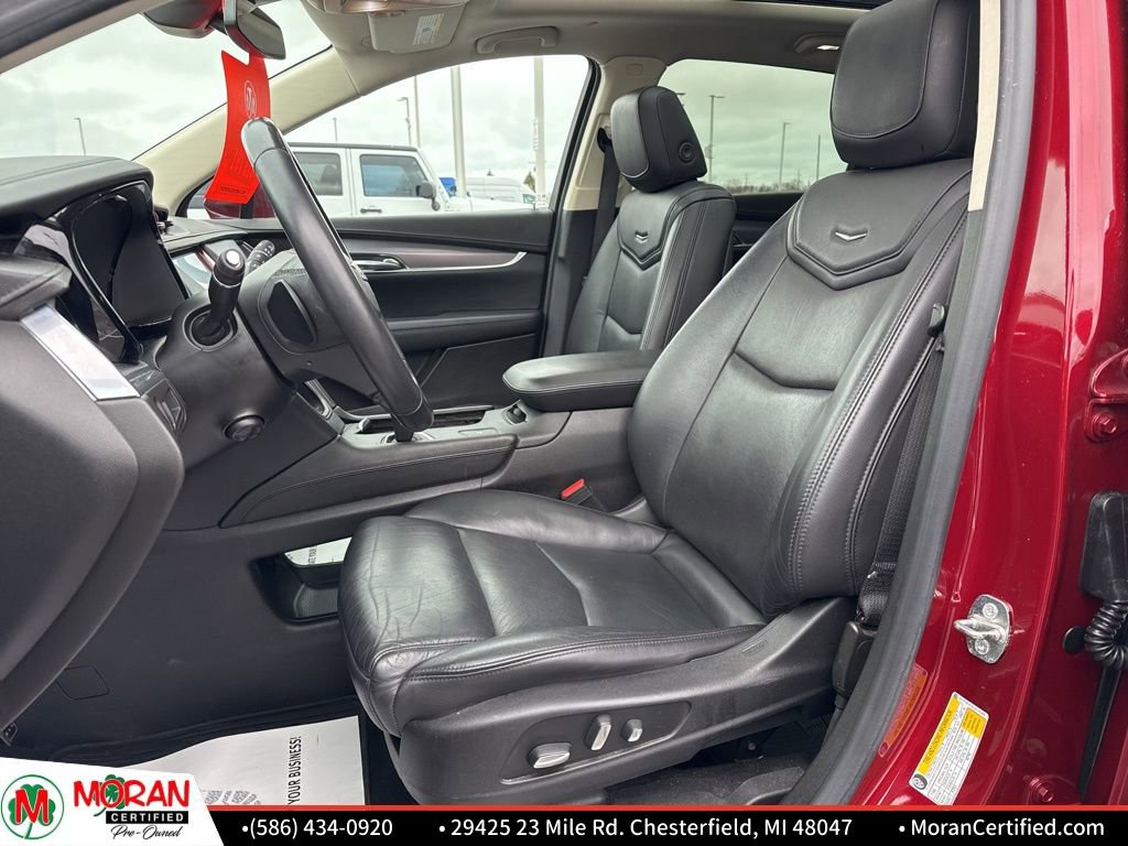 Used 2018 Cadillac XT5 Luxury w/ Driver Awareness Package FWD image 14