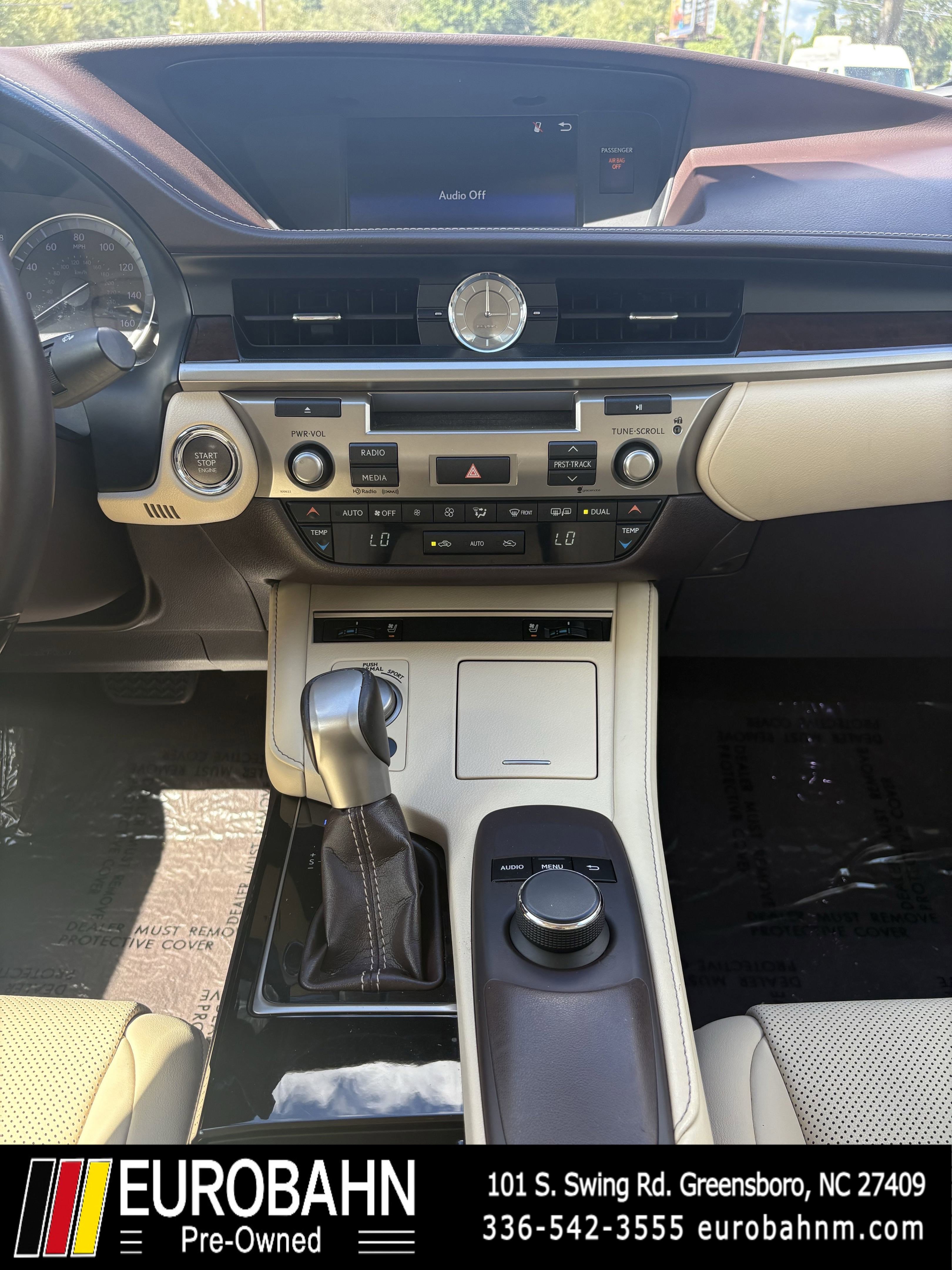 Used 2016 Lexus ES 350 w/ Premium Package w/Wood Trim image 19