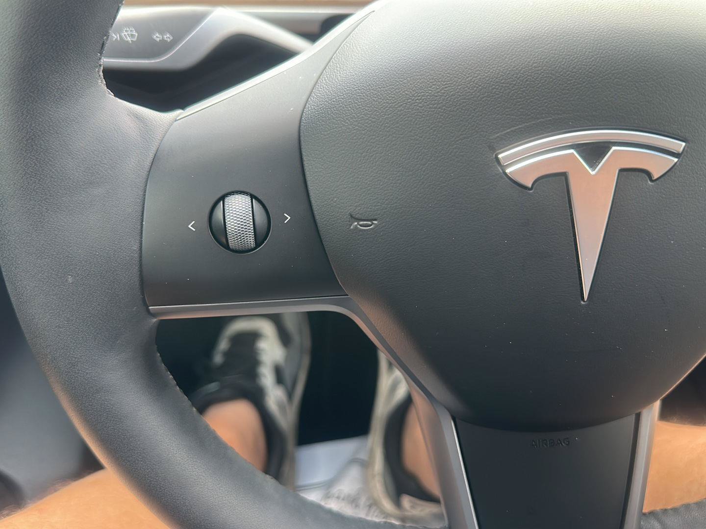 Used 2024 Tesla Model Y Long Range RWD image 25