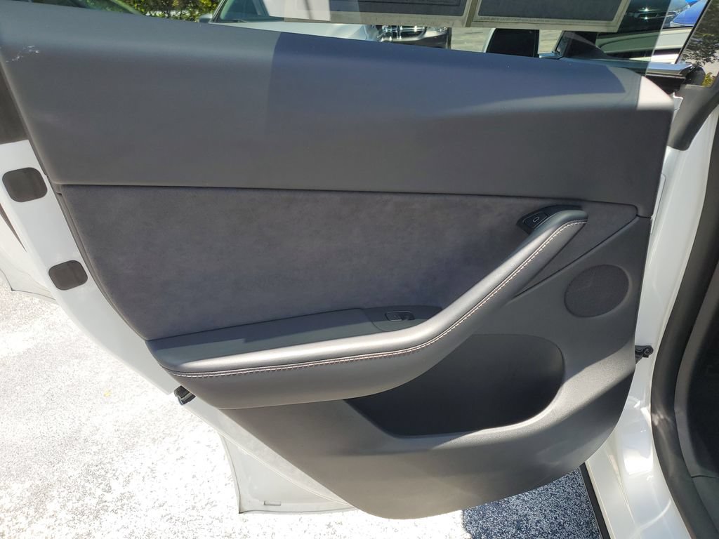 Used 2022 Tesla Model Y Long Range AWD/4WD image 11