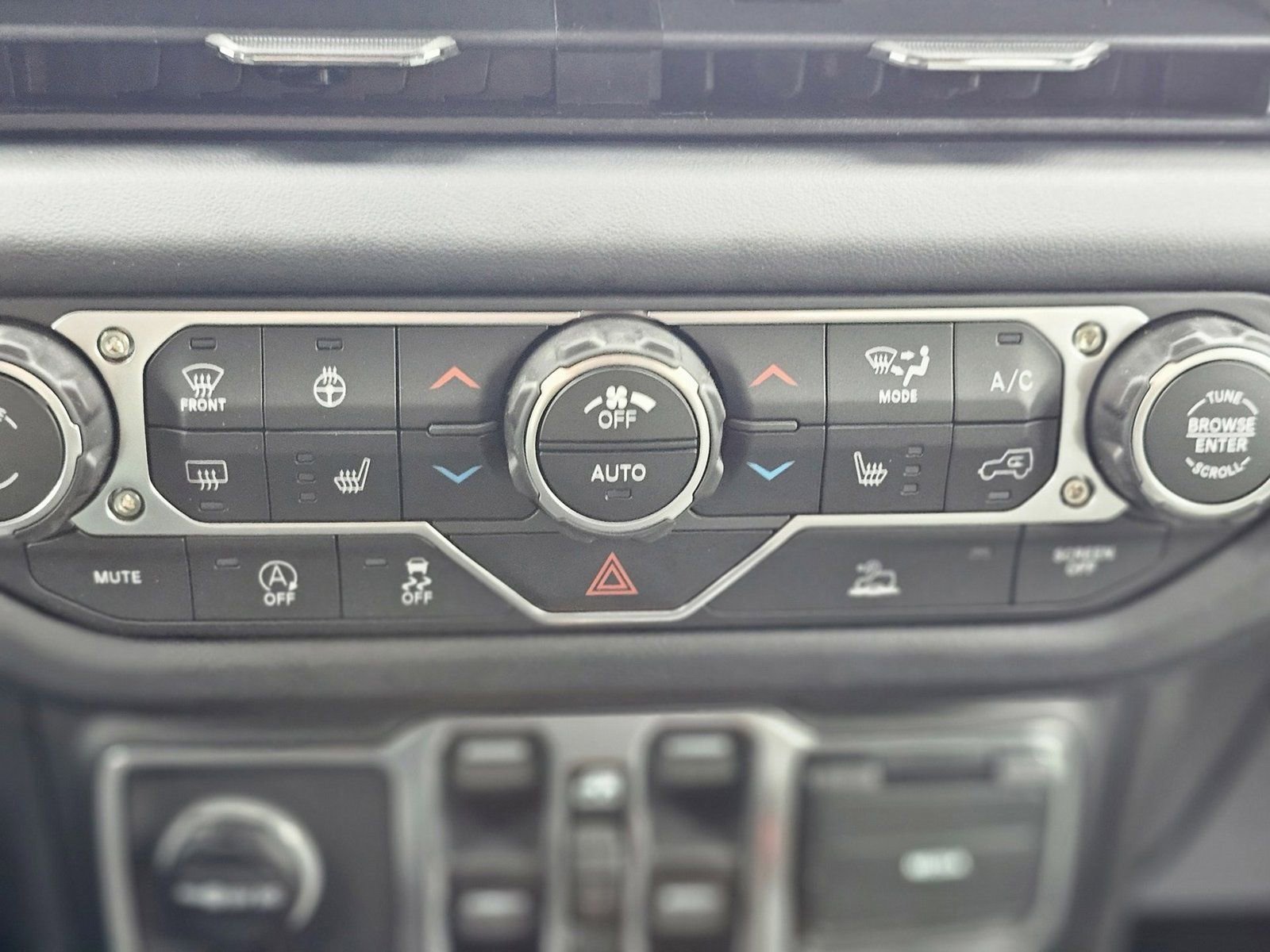 New 2026 Jeep Gladiator Mojave image 19