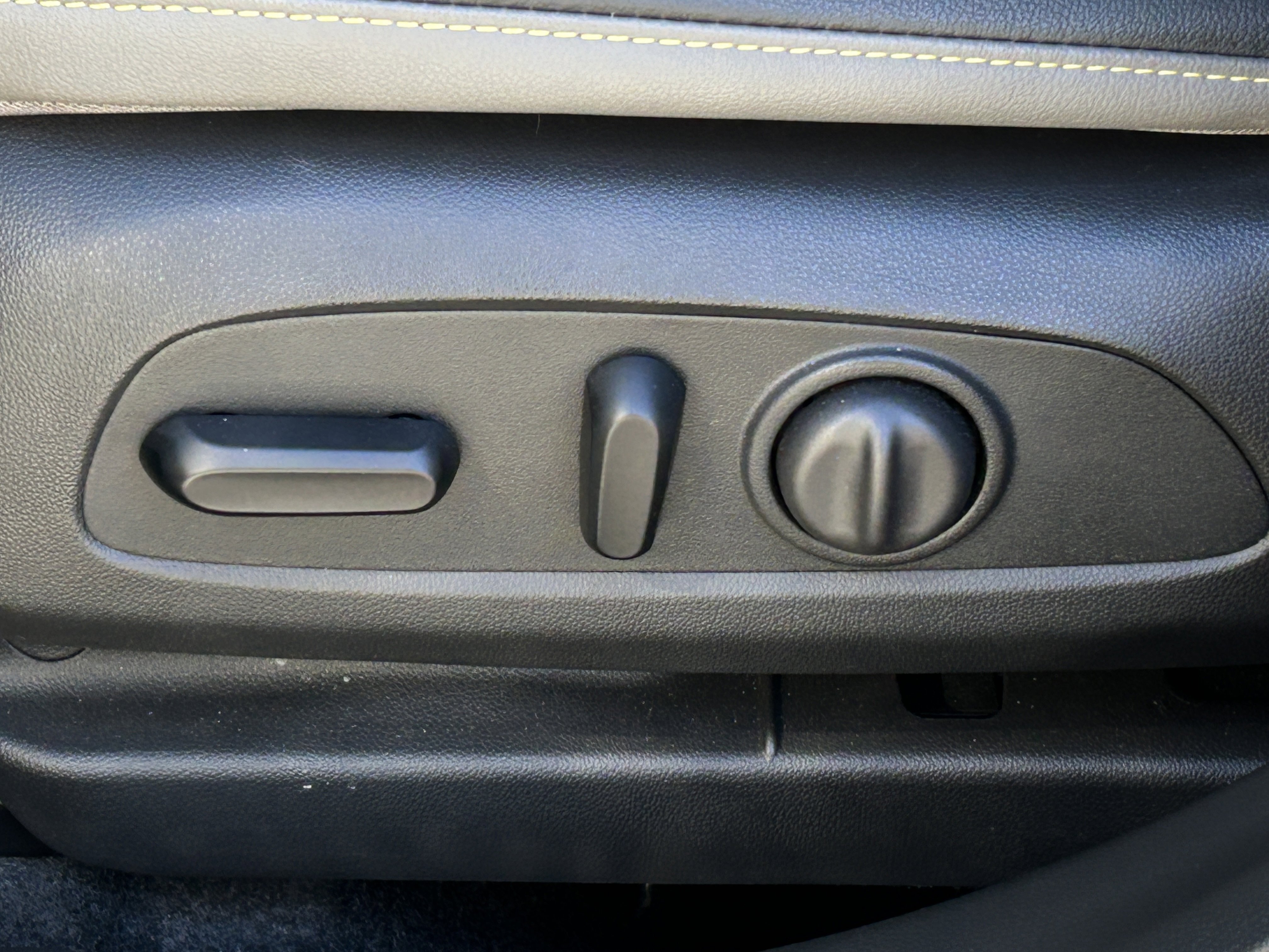 Used 2024 Chevrolet Trax ACTIV w/ Sunroof Package image 20