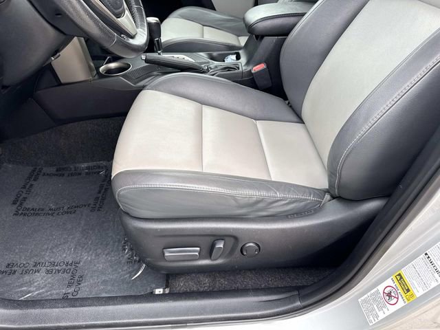 Used 2013 Toyota RAV4 Limited AWD/4WD image 12