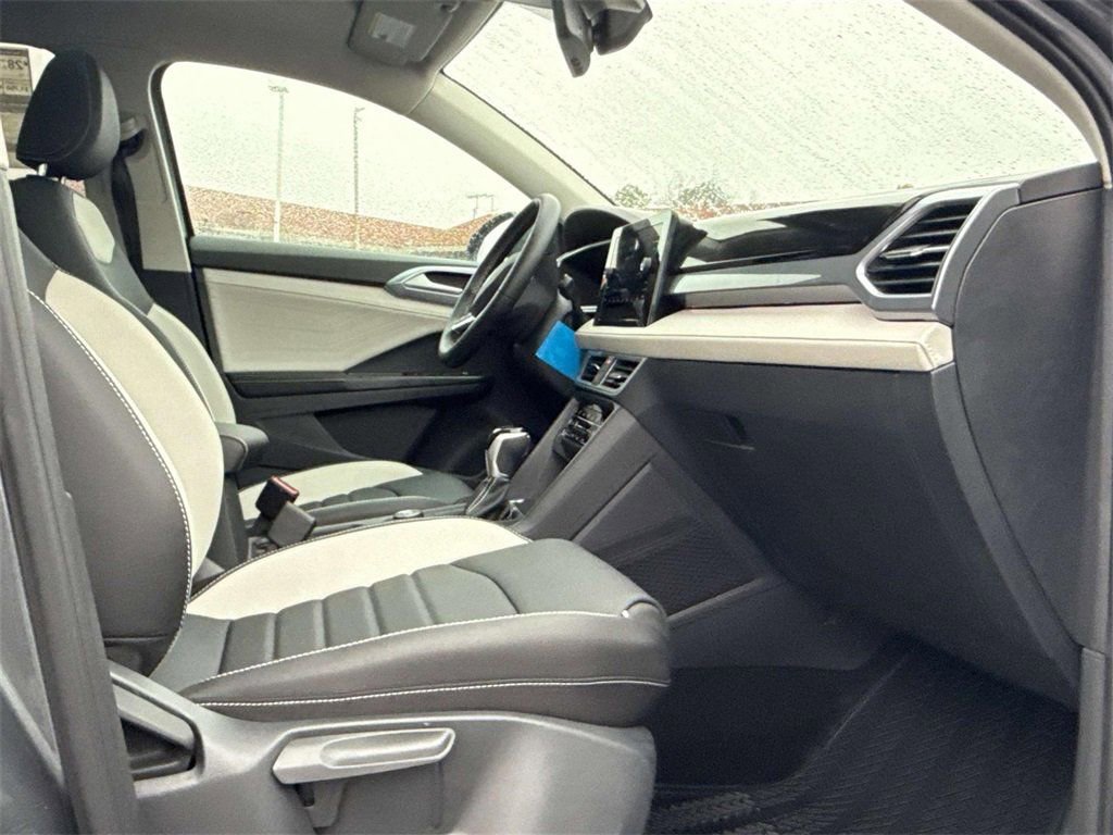 New 2026 Volkswagen Taos SEL image 14