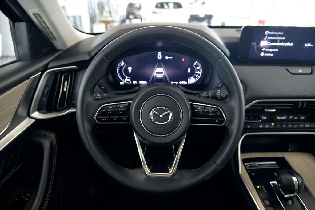 Certified 2024 MAZDA CX-90 Plug-In Hybrid w/ Premium Pkg AWD/4WD image 18
