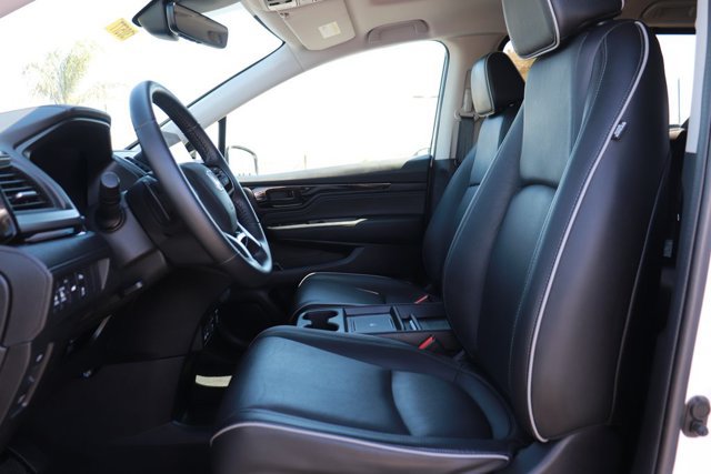 Certified 2025 Honda Odyssey Touring image 12