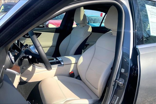 Used 2025 Mercedes-Benz C 300 4MATIC Sedan image 6