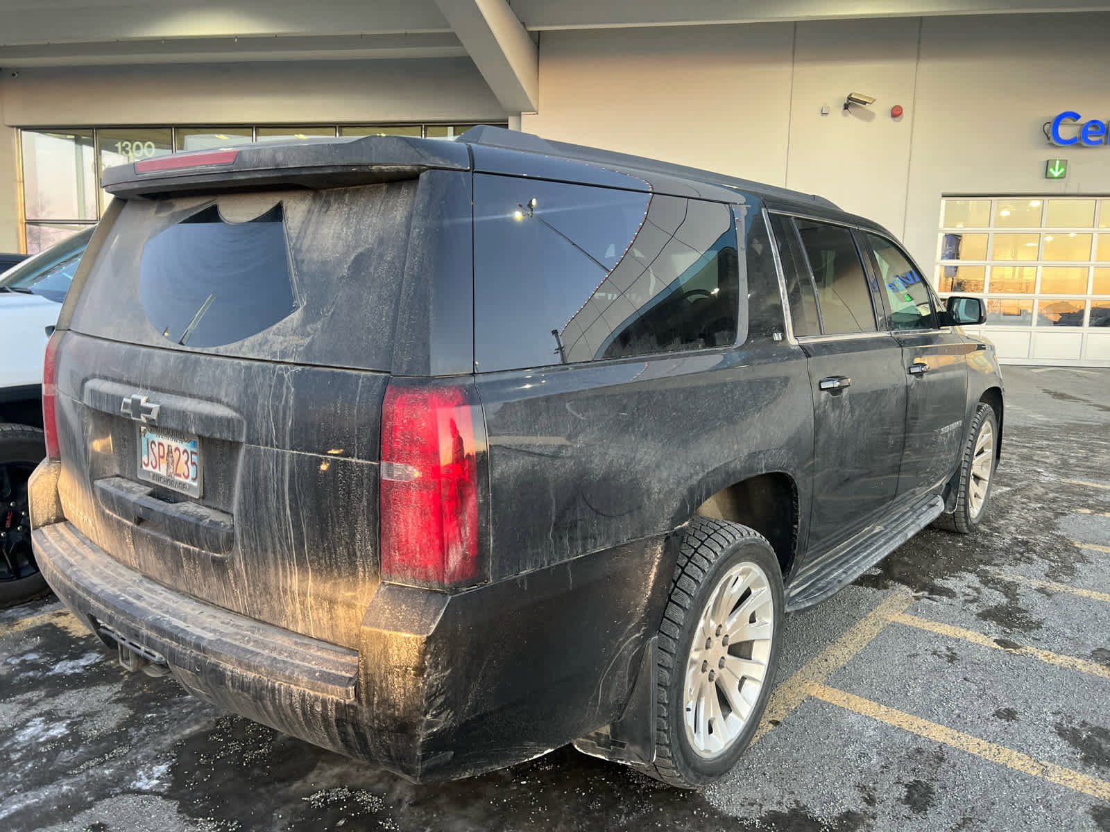 Used 2020 Chevrolet Suburban LT w/ Luxury Package image 4