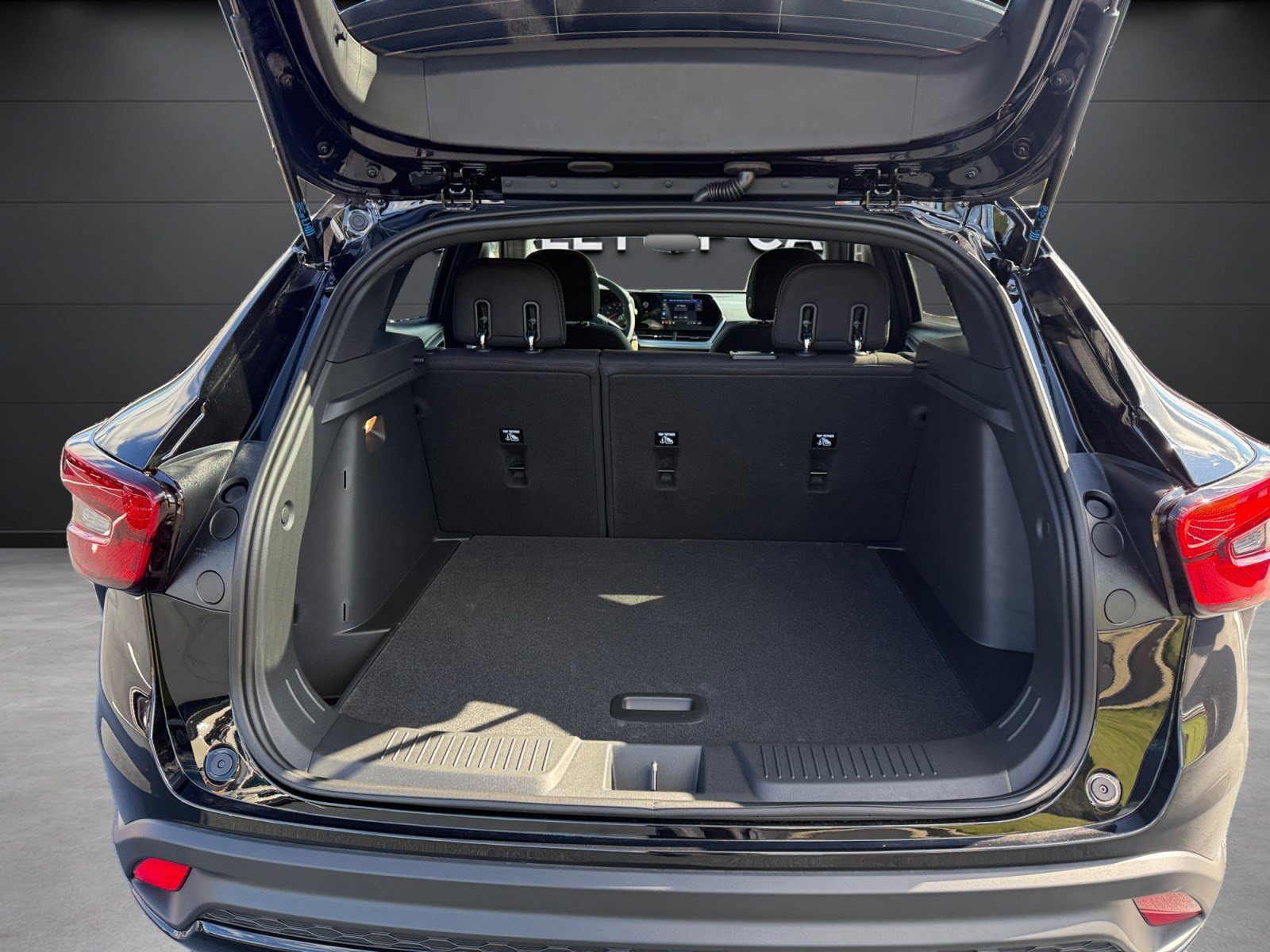 New 2026 Chevrolet Trax RS w/ Sunroof Package FWD image 17