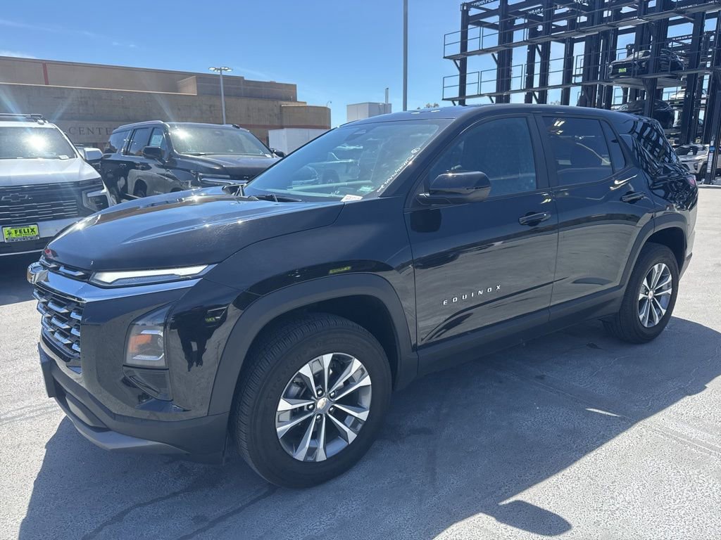 Used 2026 Chevrolet Equinox LT image 1