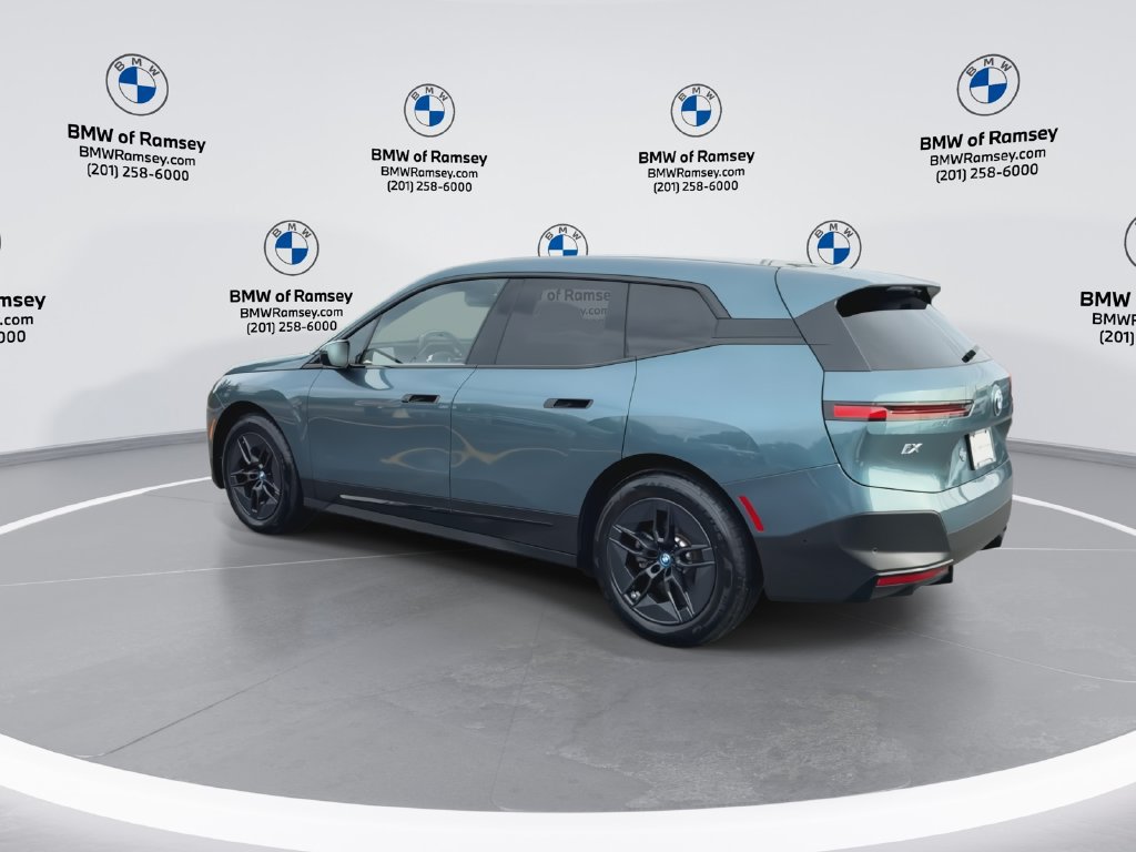 Used 2024 BMW iX xDrive50 AWD/4WD image 6