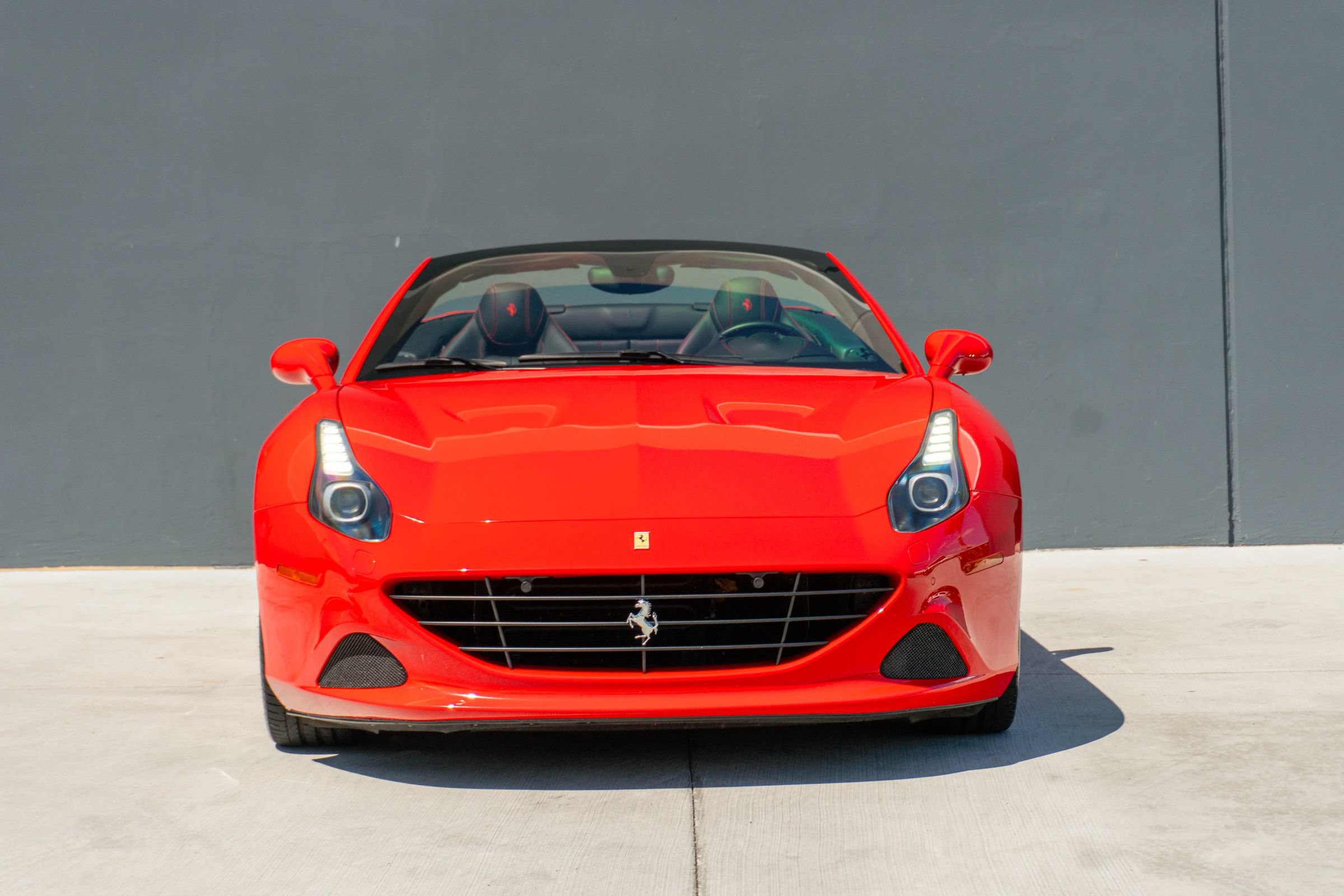 Used 2017 Ferrari California T RWD image 5