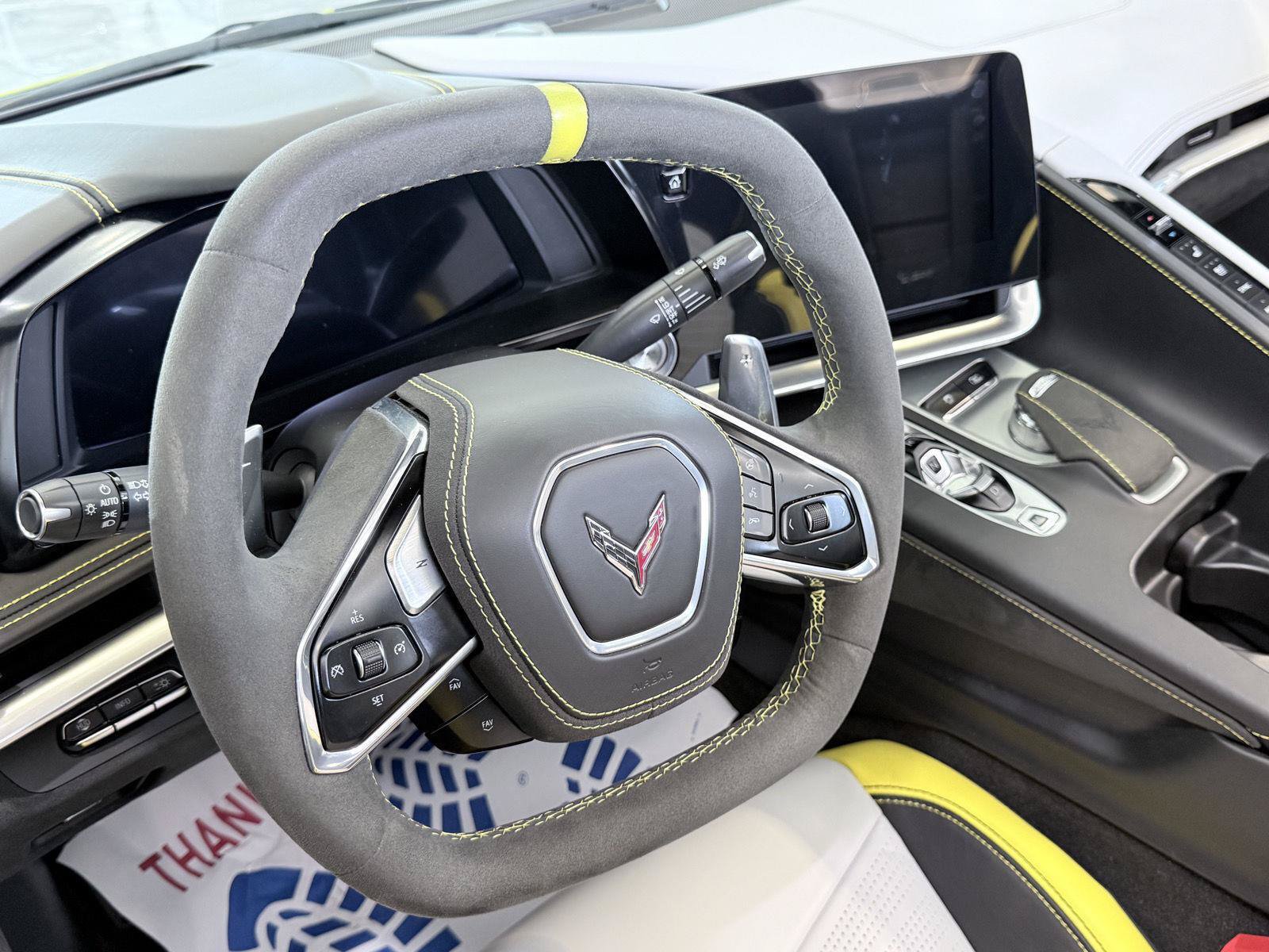 Used 2022 Chevrolet Corvette Stingray Premium Conv w/ Z51 Performance Package RWD image 8