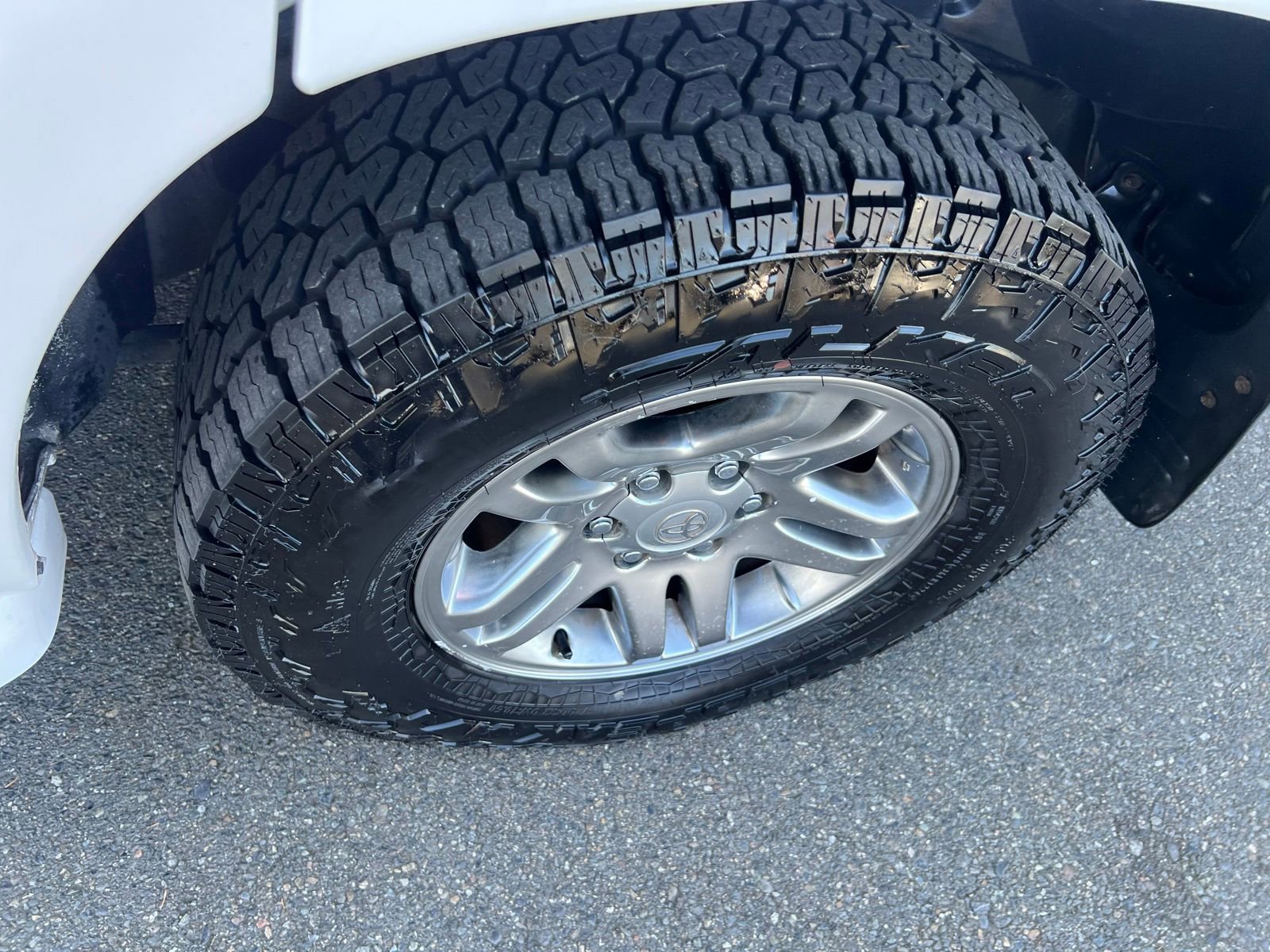 Used 2004 Toyota Sequoia Limited image 10