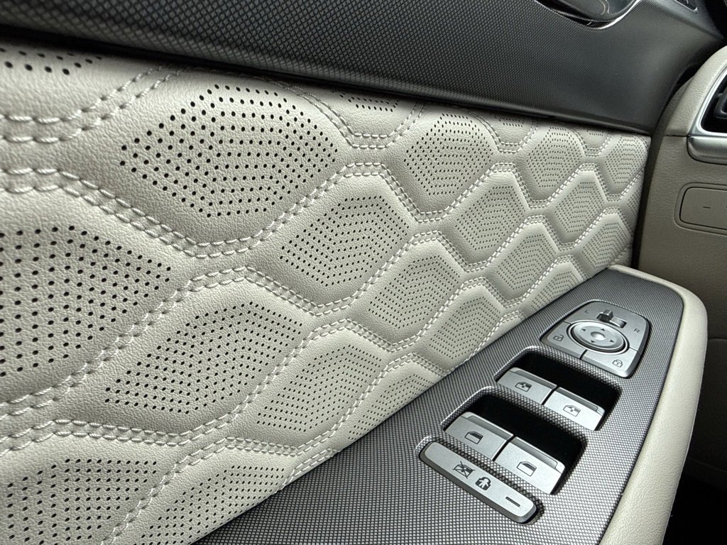 Certified 2021 Hyundai Palisade Calligraphy w/ Winter Package image 38