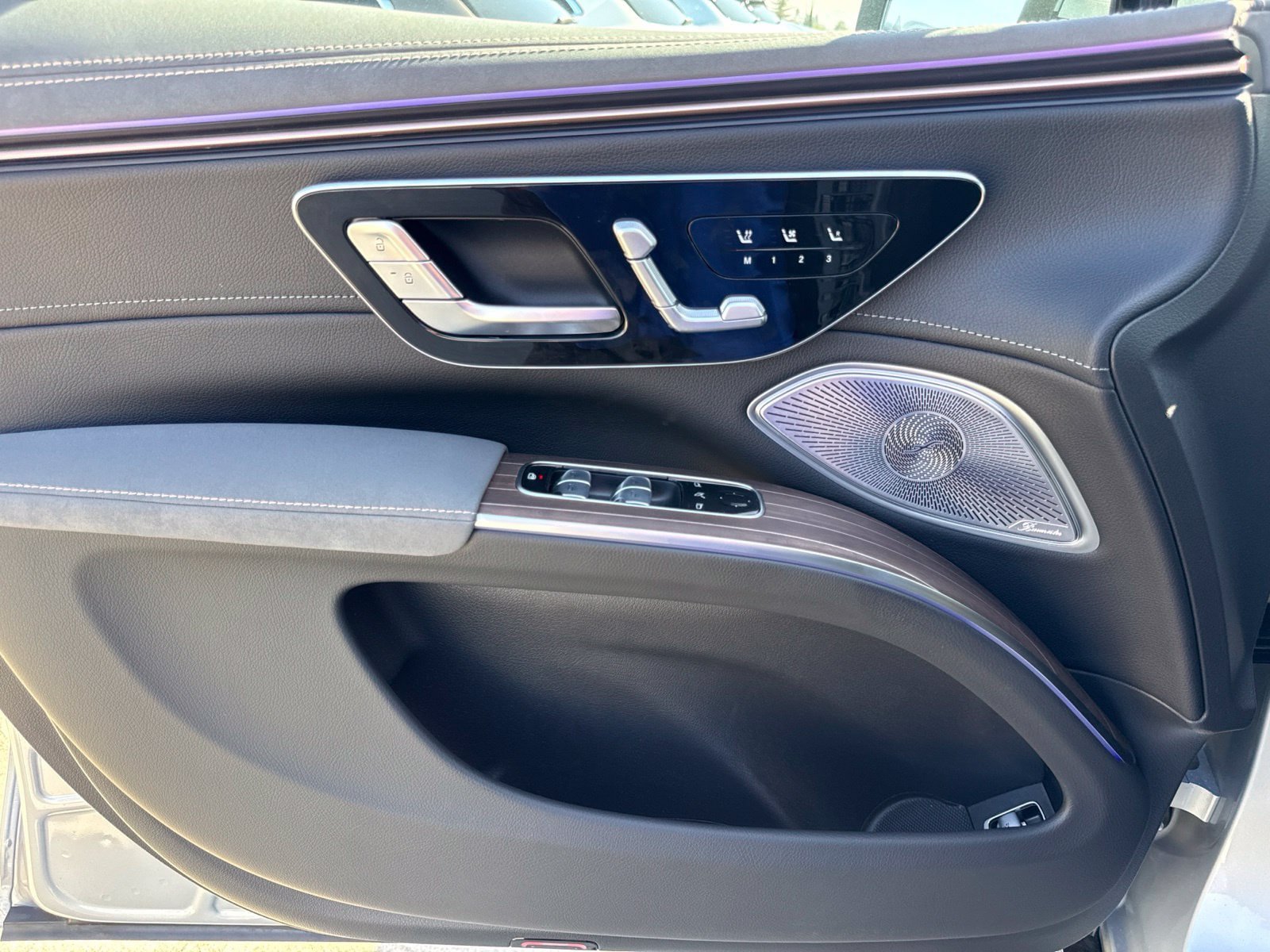 New 2027 Mercedes-Benz EQS 400 4MATIC SUV image 16