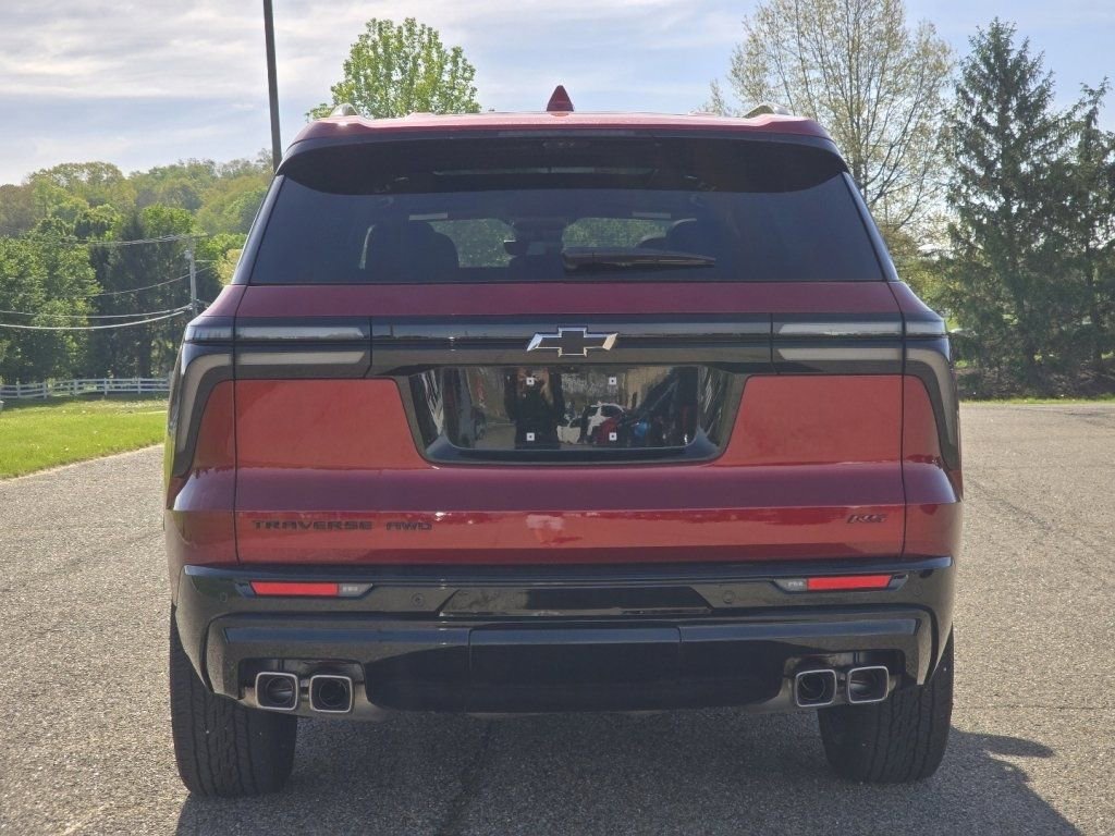 Used 2024 Chevrolet Traverse RS w/ LPO, Floor Liner Package AWD/4WD image 17