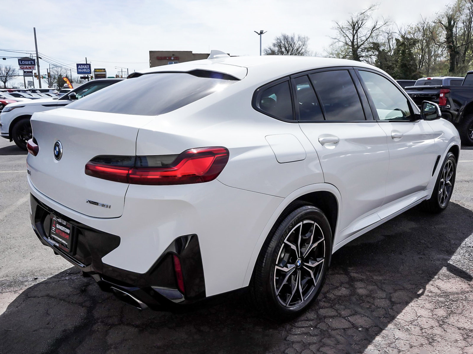 Used 2024 BMW X4 xDrive30i w/ Premium Package image 6