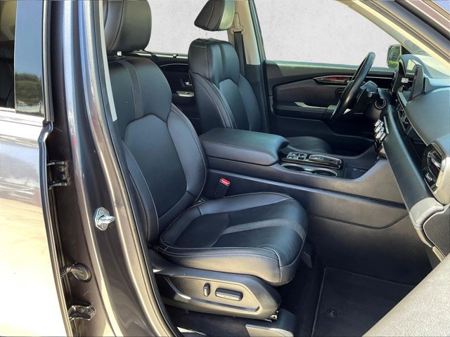 Used 2023 Honda Pilot Touring image 9