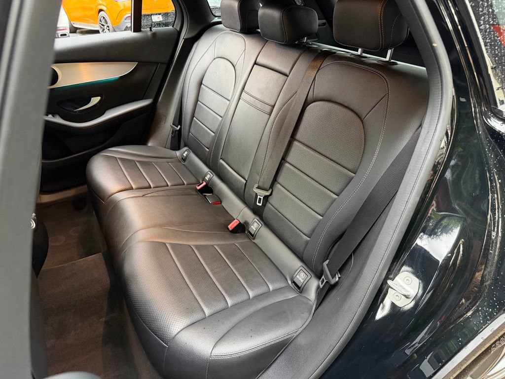 Used 2021 Mercedes-Benz GLC 300 image 32