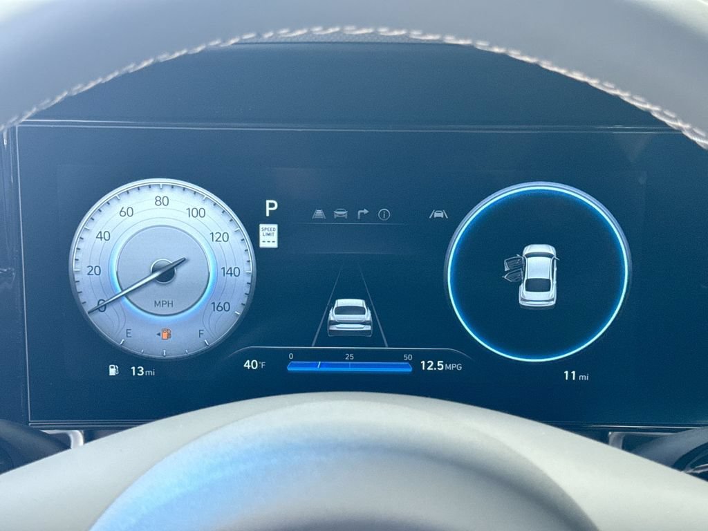 Used 2025 Hyundai Elantra SEL FWD image 19