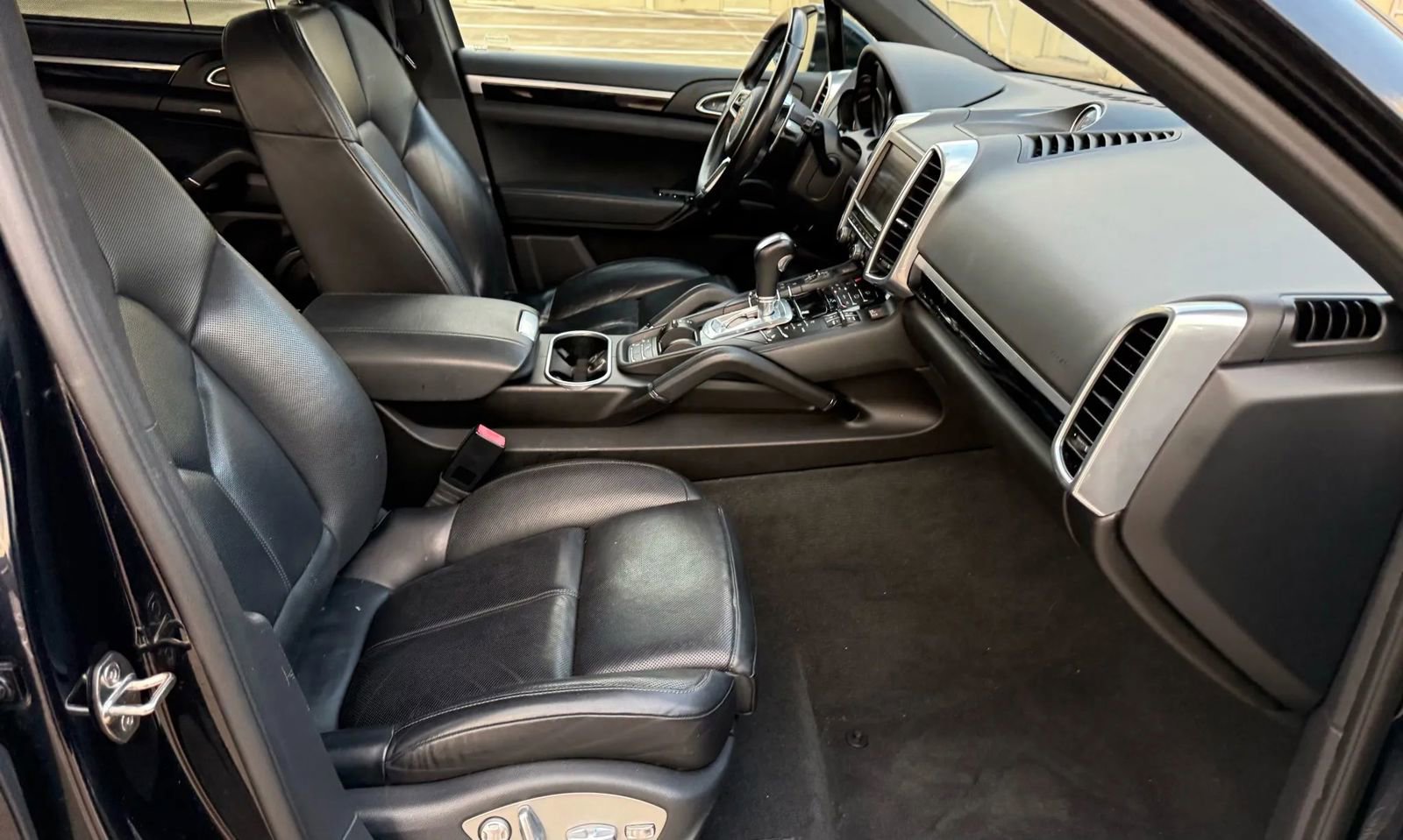 Used 2016 Porsche Cayenne AWD/4WD image 19