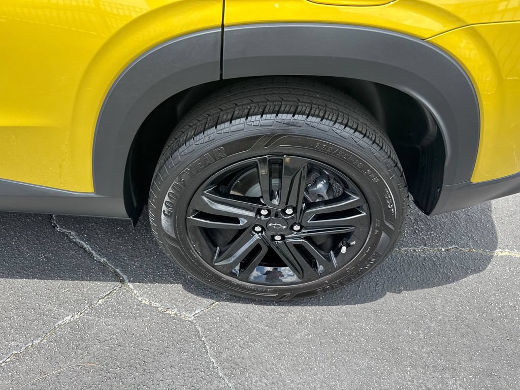 Used 2025 Chevrolet Trax ACTIV w/ Sunroof Package FWD image 20